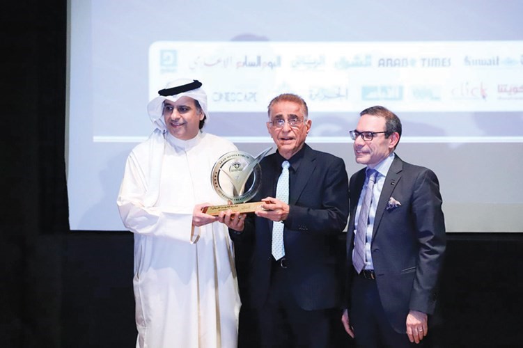 المخرج السينمائي القدير خالد صديق الإبداع الإعلامي في مجال الإخراج﻿