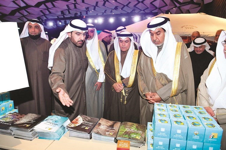 الشعلة خلال جولة في احد الاجنحة