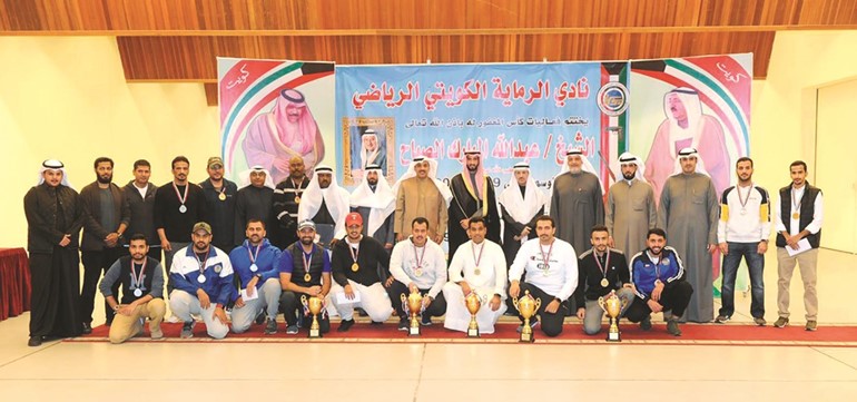الشيخ عبدالله خالد الأحمد وم.دعيج العتيبي وعبيد العصيمي وم.محمد الغربة مع الفائزين في منافسات الرجال