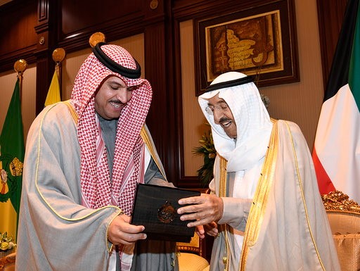 الأمير يستقبل أمين عام "الناتو" ومحافظ البنك المركزي