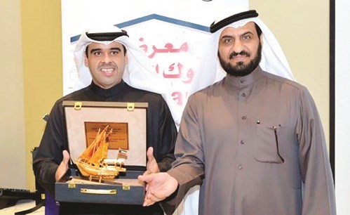 عبدالله الشمري مكرما ممثل الراجحي