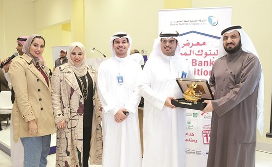 عبدالله الشمري مكرما ممثلي برقان
