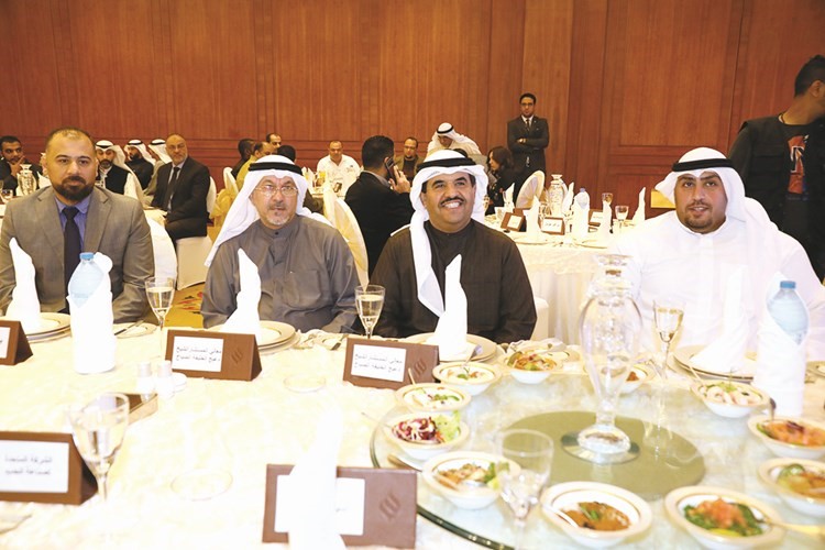 راعي الحفل الشيخ دعيج الخليفة