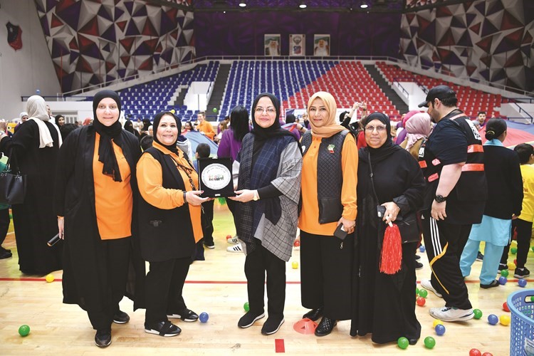 نادي الطموح مكرما د.بثنية المضف