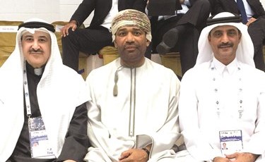 طه الكشري يتوسط حميد الغريب وخليل الجابر