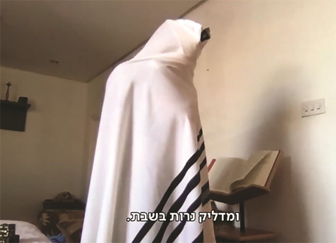 وهو يتعبد في مكان غير معلوم
