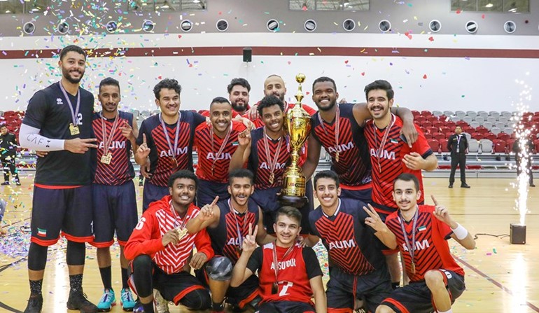 طلاب وطالبات AUM أبطال دوري الجامعات الخاصة لكرة السلة