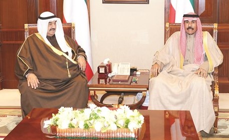 سمو ولي العهد الشيخ نواف الأحمد مستقبلا سمو الشيخ ناصر المحمد