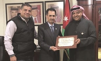 مشاري السلطان مكرما السفير الأردني بحضور عصام الحسيني