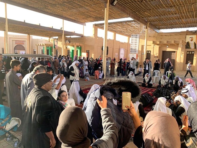 إقبال كبير على فعاليات القرية