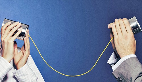 هل سألت نفسك يوماً كيف تعلم البشر الكلام؟ اللغة لا تتحول لحفريات يمكن دراستها