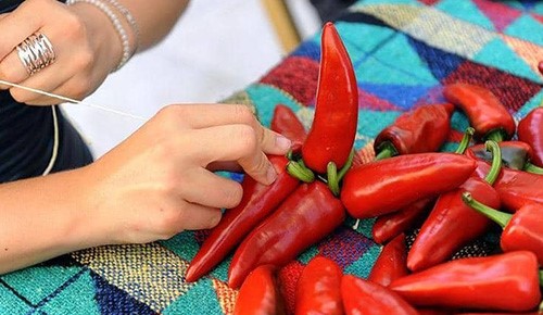 على ذمة دراسة إيطالية: تناول الطعام الحار يطيل عمر الإنسان