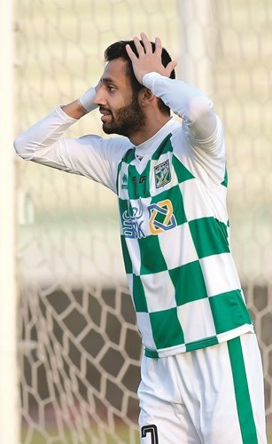 الإصابة تضرب علي خلف مجددا (الأزرق. كوم)