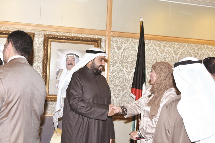 الزميلة حنان عبدالمعبود تقدم التهاني