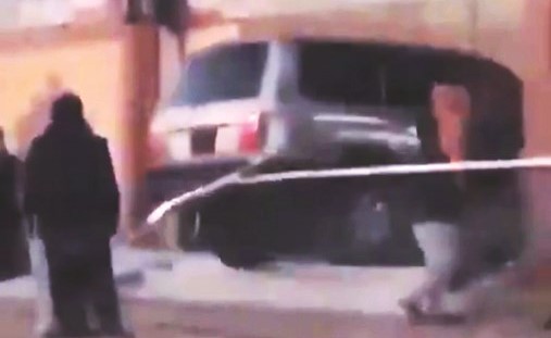 المستهتر لحظة اقتحامه المدرسة الثانوية
