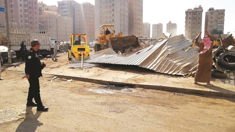 جانب من إزالة المخالفات في الجليب