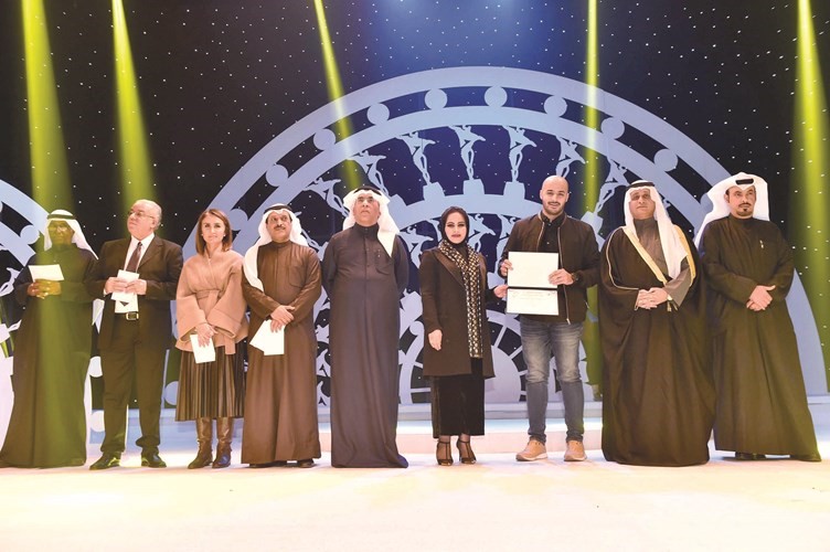 جائزة الأنباء لأفضل ممثل واعد يوسف بوناشي عن مسرحية هاديس