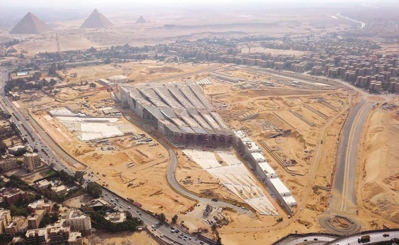 صورة جوية للمتحف المصري الكبير والمنطقة المحيطة به