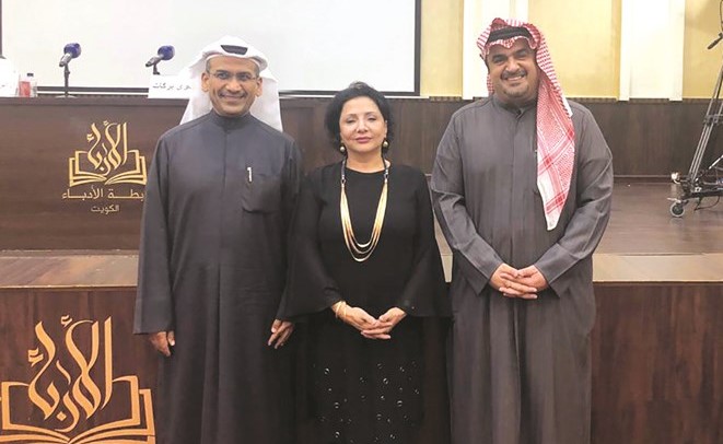 مناف الهاجري مع الأديبة نجوى بركات وإبراهيم فرغلي