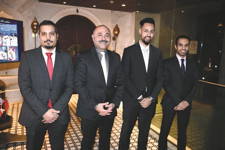 مشعل الشمالي مع مشاري المسباح وناصر الدويخ وخالد السماك