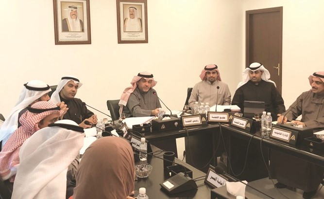 د.حسن كمال مترئسا اجتماع لجنة العاصمة