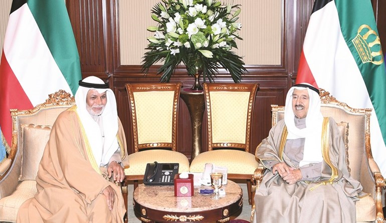 صاحب السمو الأمير خلال استقباله المستشار يوسف المطاوعة