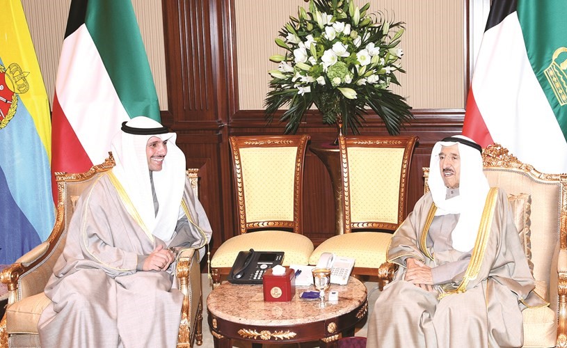 صاحب السمو الأمير الشيخ صباح الأحمد مستقبلا مرزوق الغانم