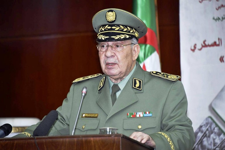 رئيس الأركان الجزائري الراحل أحمد قايد صالح 