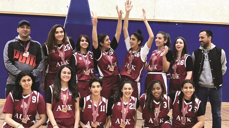 فريق كرة السلة للسيدات في الجامعة الأمريكية بالكويت