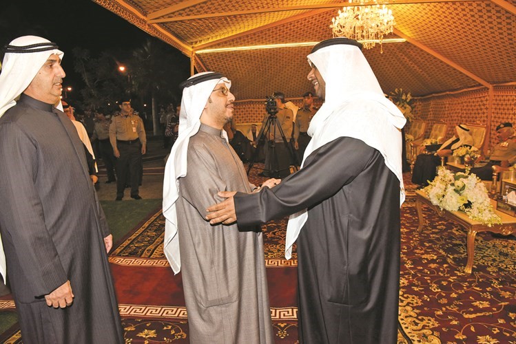 الزميل عبدالهادي العجمي مهنئا الشيخ أحمد المنصور