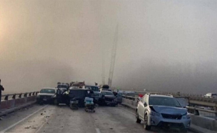 بالفيديو.. تصادم عشرات السيارات في حادث سير