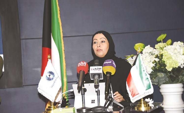 ميثاء الدهام متحدثة خلال ورشة العمل          (زين علام)