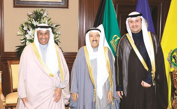 سمو الامير مستقبلا المستشار ضرار العسعوسي والمستشار فهد العتيقي