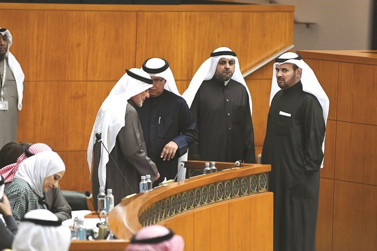 حمدان العازمي ومحمد الجبري ومبارك الحريص وصالح عاشور﻿
