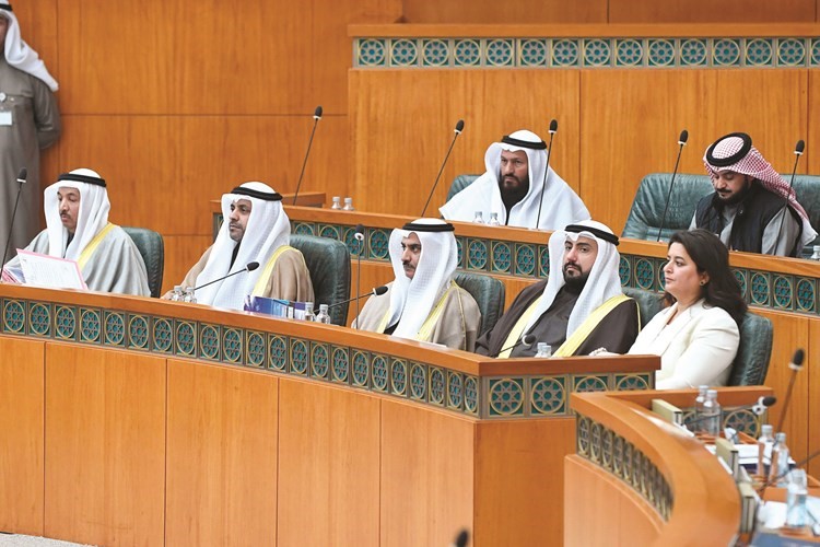 د. رنا الفارس والشيخ د.باسل الصباح ود.سعود الحربي ومحمد الجبري ومحمد العتيبي﻿