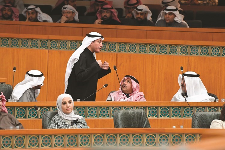 النواب خلال الجلسة﻿