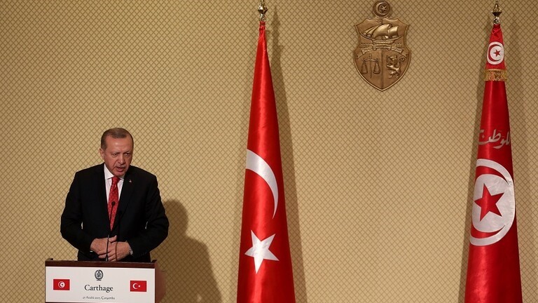أردوغان يصل تونس للقاء قيس سعيد يرافقه وفد استخباراتي وعسكري رفيع