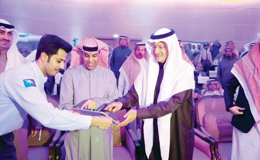 صاحب السمو الملكي الأمير عبدالعزيز بن سلمان ود. خالد الفاضل يطلقان إشارة العد التنازلي لاستئناف الإنتاج في عمليات الخفجي المشتركة