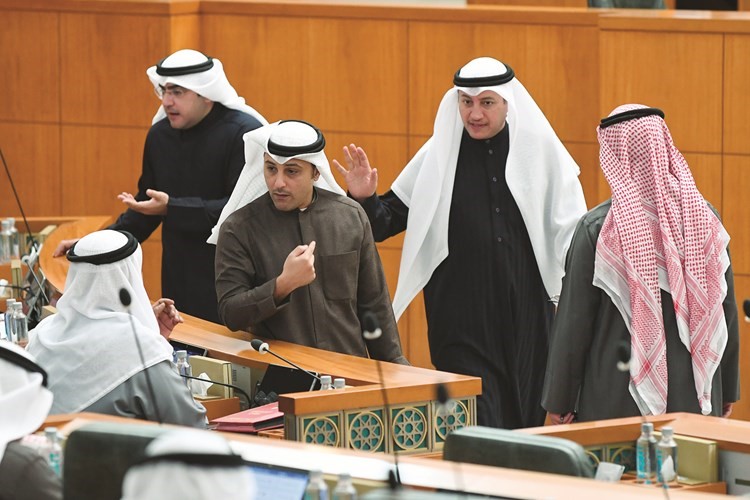 رياض العدساني وعسكر العنزي وأحمد الفضل ود.عبدالكريم الكندري والشيخ أحمد المنصور﻿