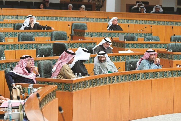 أنس الصالح ونايف المرداس ود.فهد العفاسي ومبارك الحريص والشيخ د.أحمد الناصر وصالح عاشور﻿
