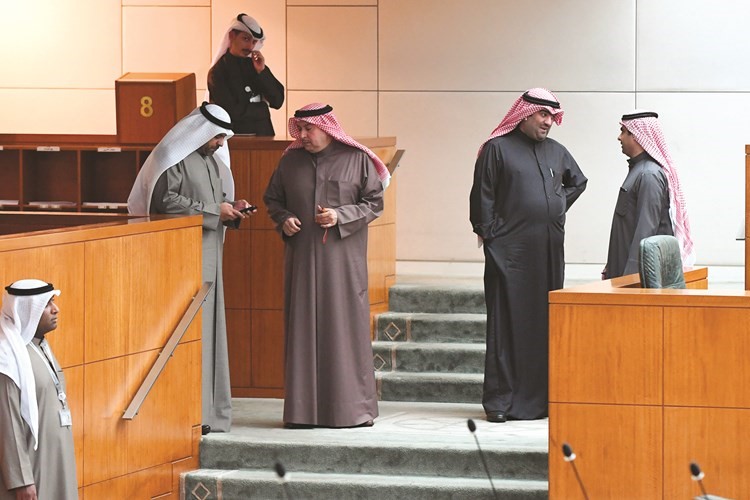 رياض العدساني وخالد الروضان وم.محمد الهدية ومحمد الجبري﻿