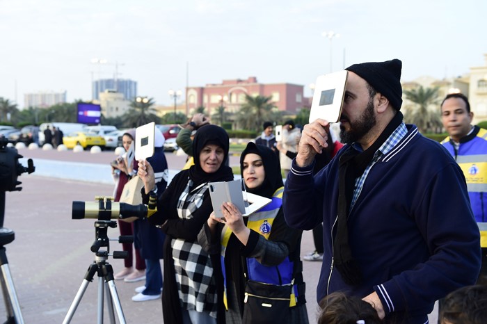 بالفيديو.. يوم «انكسفت» الشمس في الكويت.. وانتظروا «الكلي» في 2034