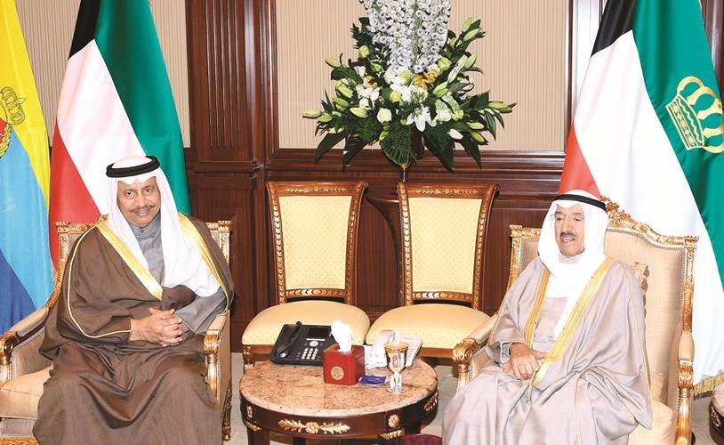 صاحب السمو الأمير الشيخ صباح الأحمد مستقبلا سمو الشيخ جابر المبارك
