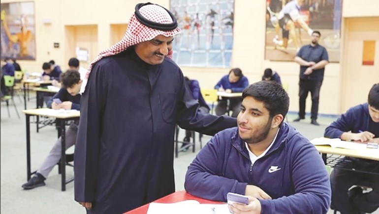 د.سعود الحربي متفقدا سير الاختبارات