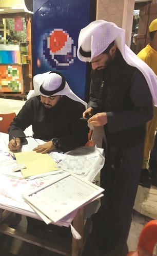تحرير إحدى المخالفات في المباركية