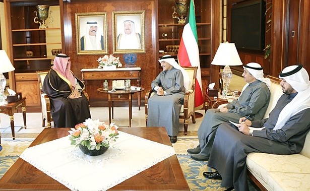 الشيخ د.أحمد ناصر المحمد خلال استقباله السفير السعودي الأمير سلطان بن سعد