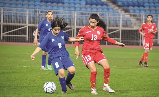 أزرق الشابات يخسر من البحرين