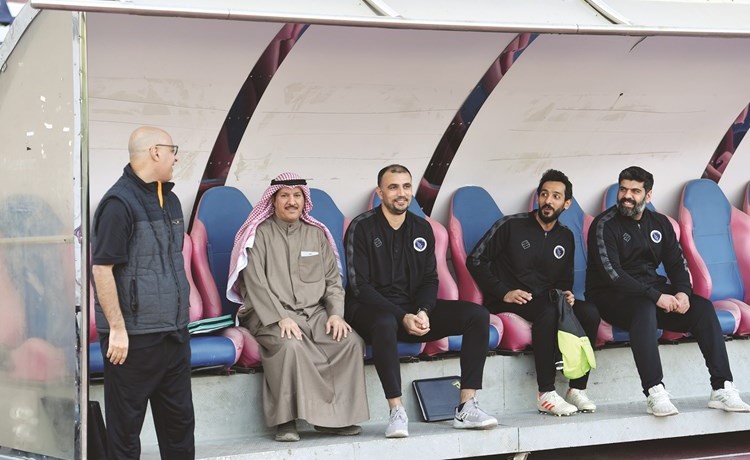 الجهازان الإداري والفني في برقان يبحثان ملف المحترفين الأجانب لاحقا			(قاسم باشا)