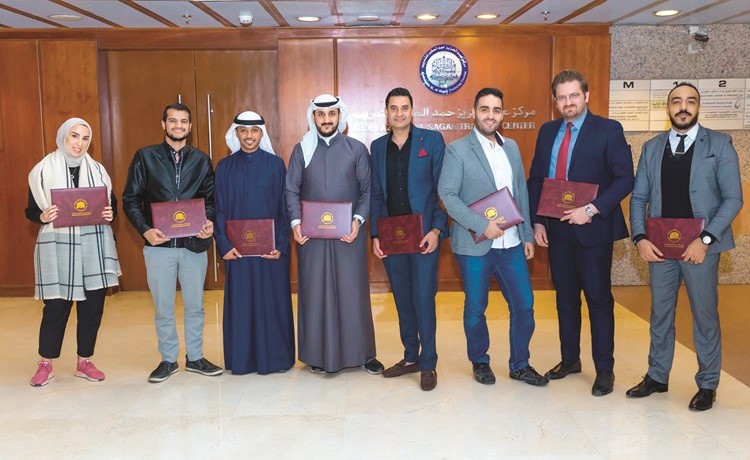 لقطة للموظفين المشاركين في البرنامج التدريبي
