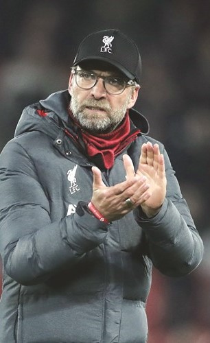 «الريدز» يصارع «التوفيز» في كأس إنجلترا